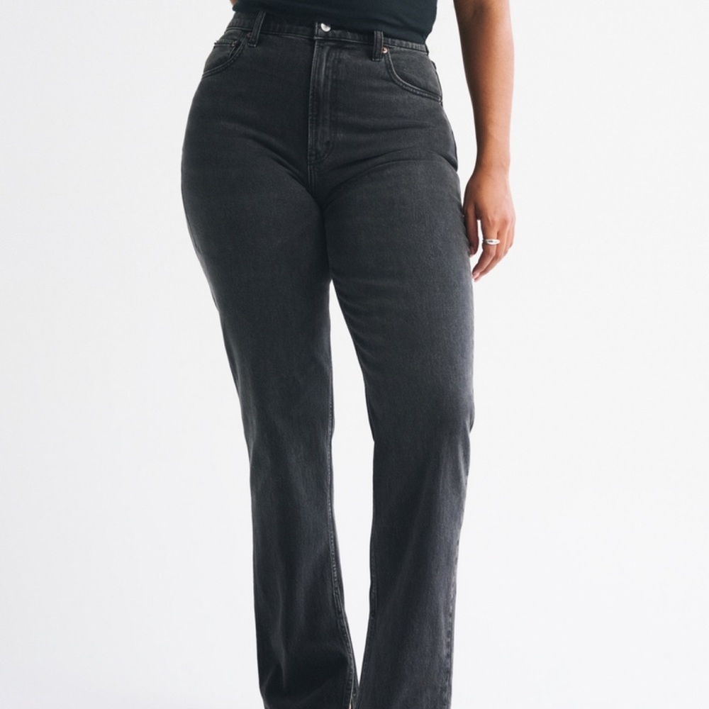 Abercrombie Curve Love Ultra High Rise 90s Straight Jean Washed Black